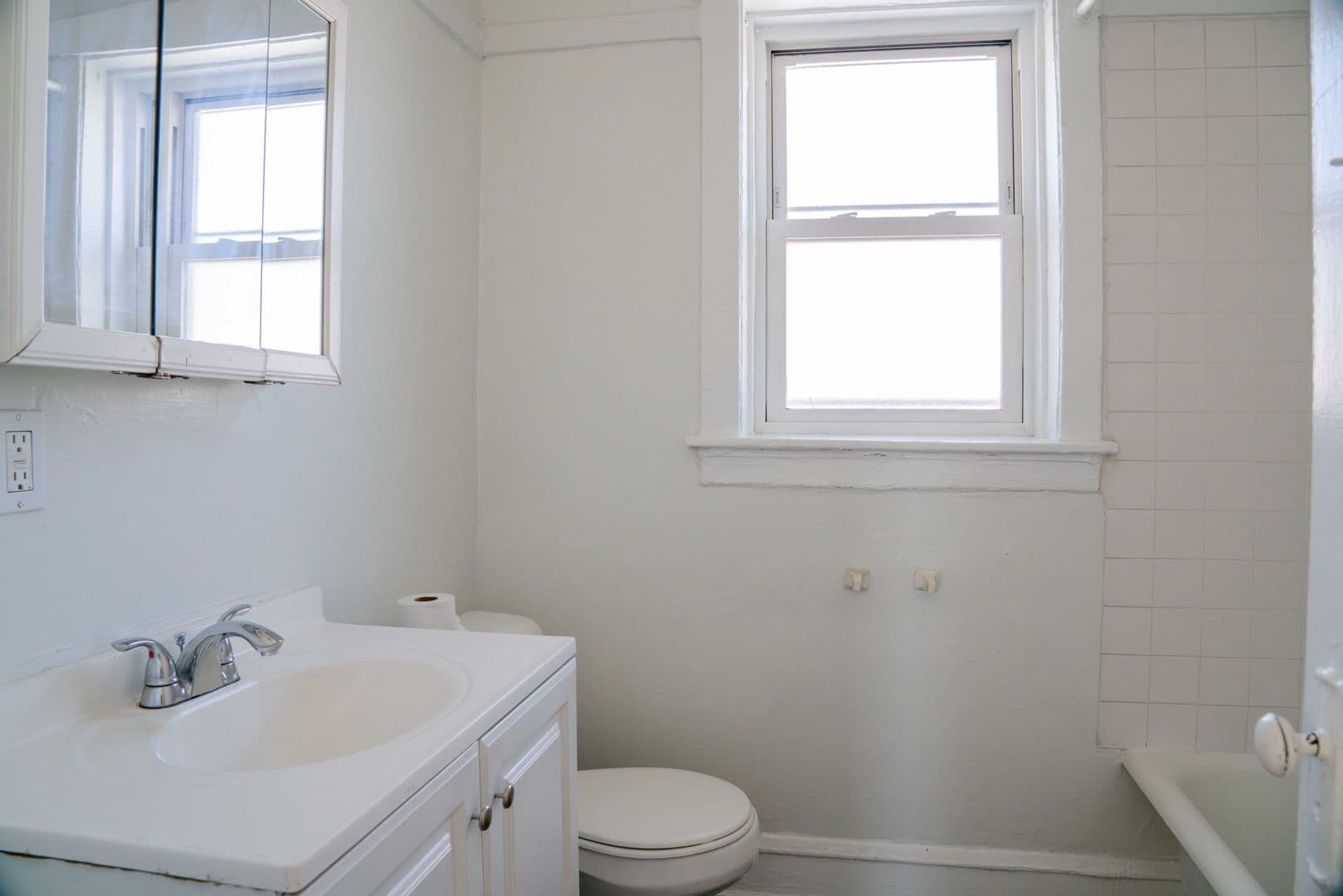Chicago Apartment: 4804-4806 N. Avers Ave