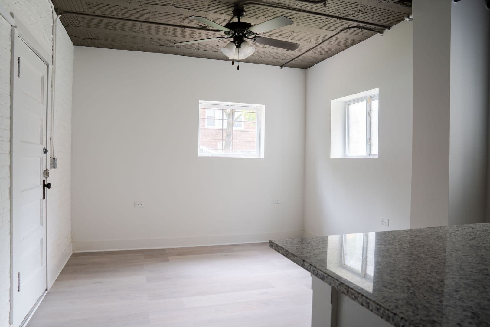 Chicago Apartment: 3334-3344 W. Ainslie St.