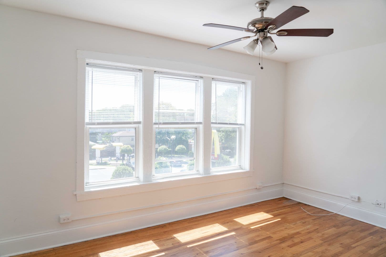 Chicago Apartment: 4804-4806 N. Avers Ave