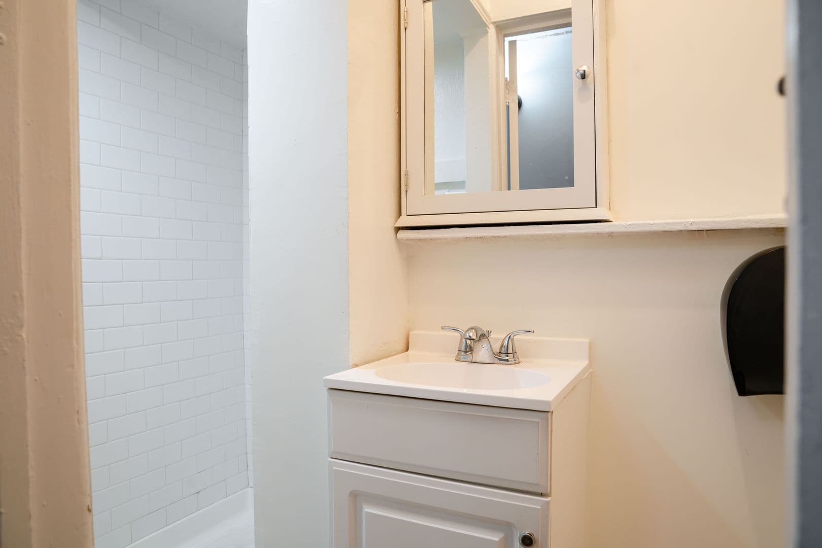 Chicago Apartment: 3334-3344 W. Ainslie St.