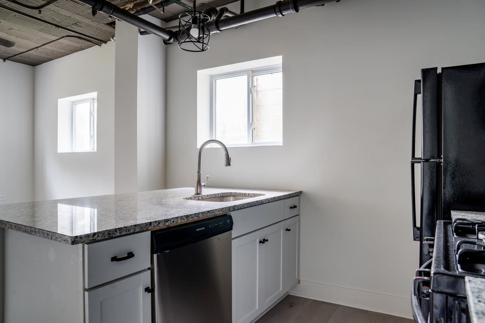 Chicago Apartment: 3334-3344 W. Ainslie St.