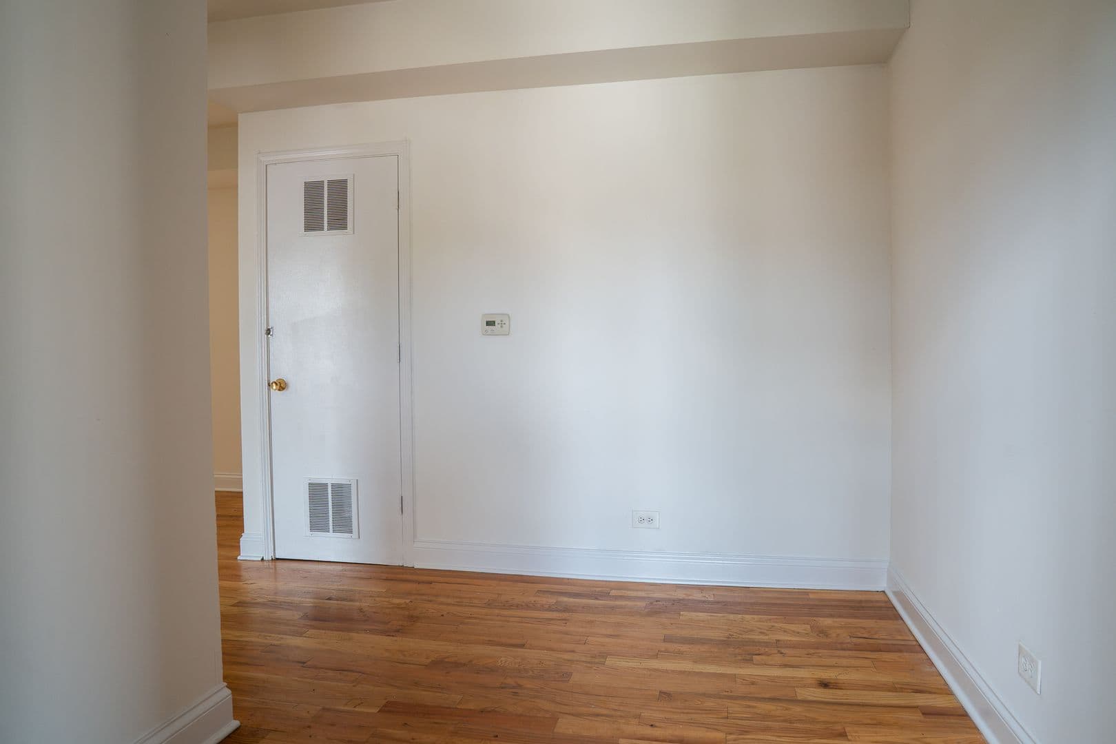 Chicago Apartment: 3146-3170 W. Eastwood Ave