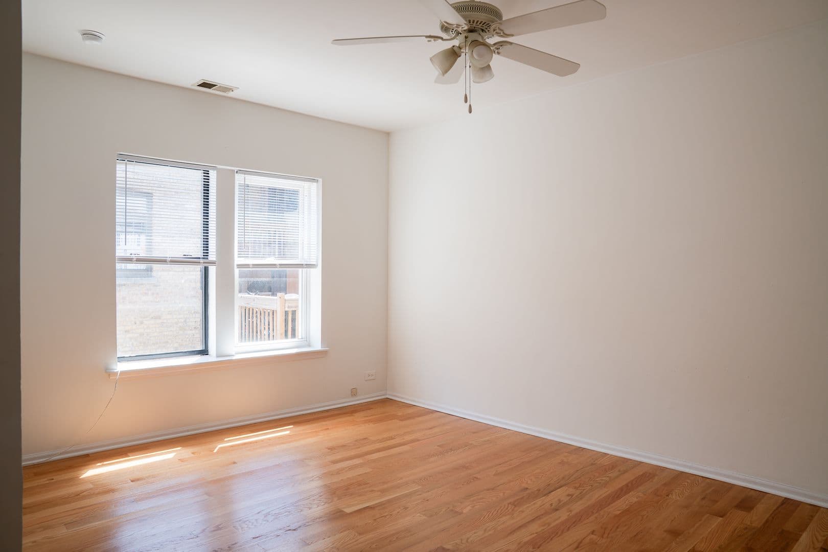 Chicago Apartment: 3146-3170 W. Eastwood Ave