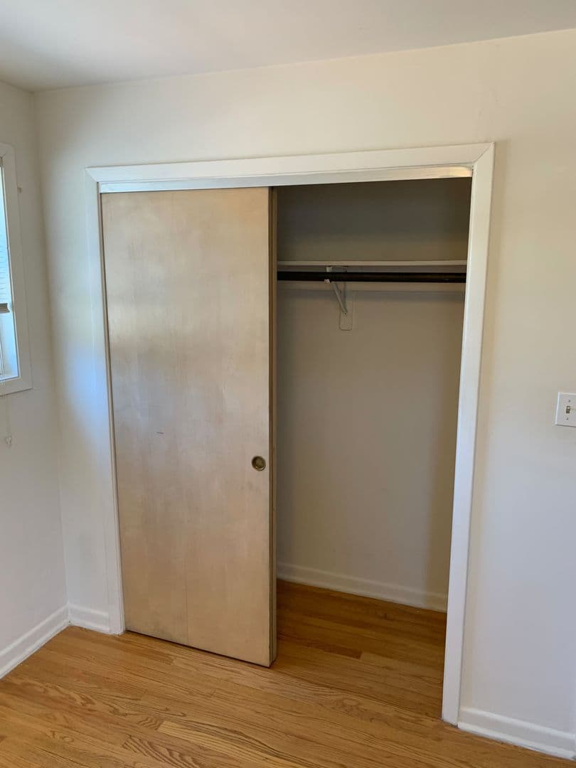 Chicago Apartment: 6440-6442 N Richmond St.