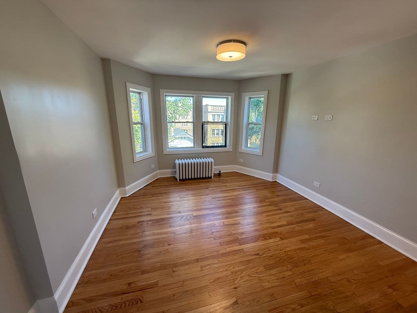 Chicago Apartment: 6428-6430-6432 N Richmond St.
