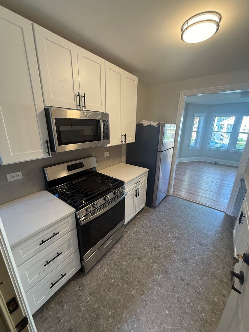 Chicago Apartment: 6428-6430-6432 N Richmond St.