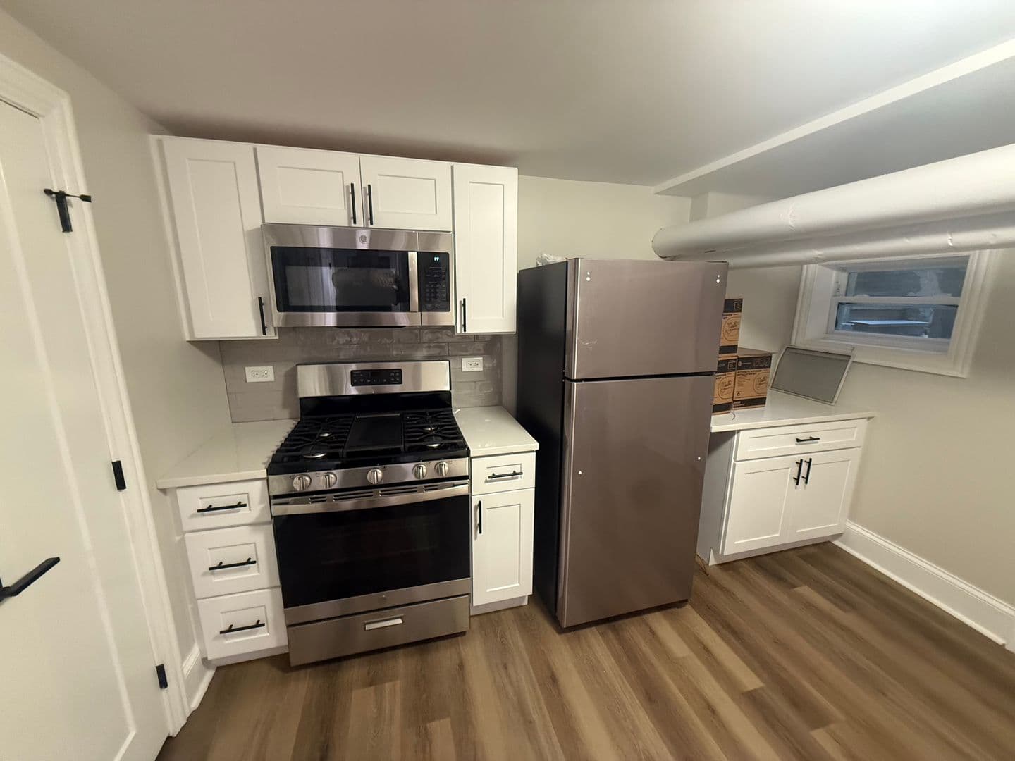 Chicago Apartment: 6414-6416-6418-6422-6424 N Richmond St.
