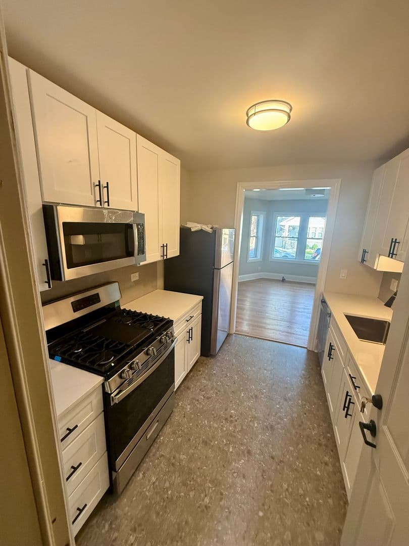 Chicago Apartment: 6428-6430-6432 N Richmond St.