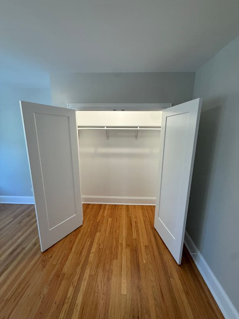 Chicago Apartment: 6428-6430-6432 N Richmond St.