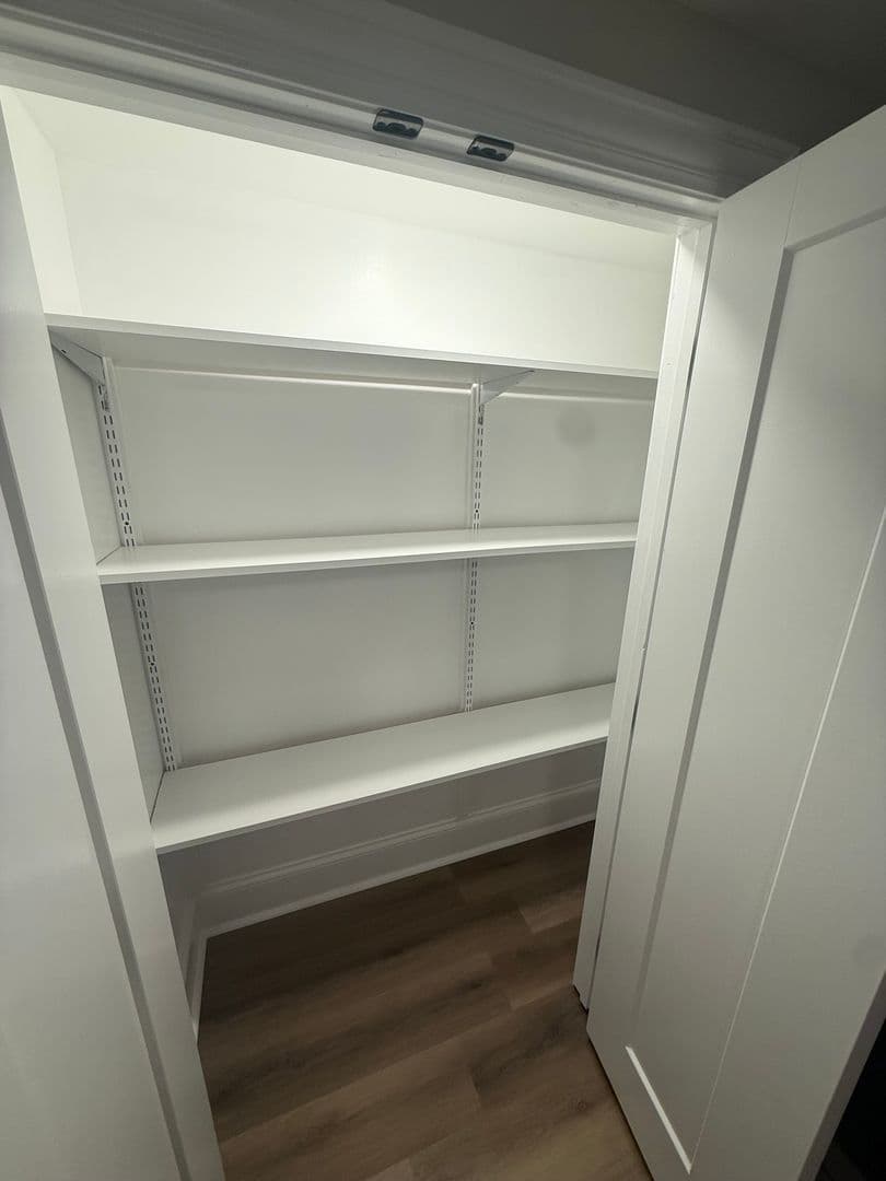 Chicago Apartment: 6414-6416-6418-6422-6424 N Richmond St.