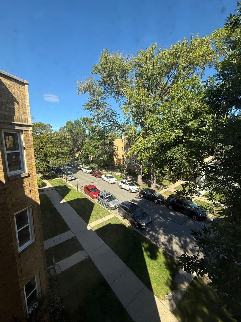 Chicago Apartment: 6428-6430-6432 N Richmond St.