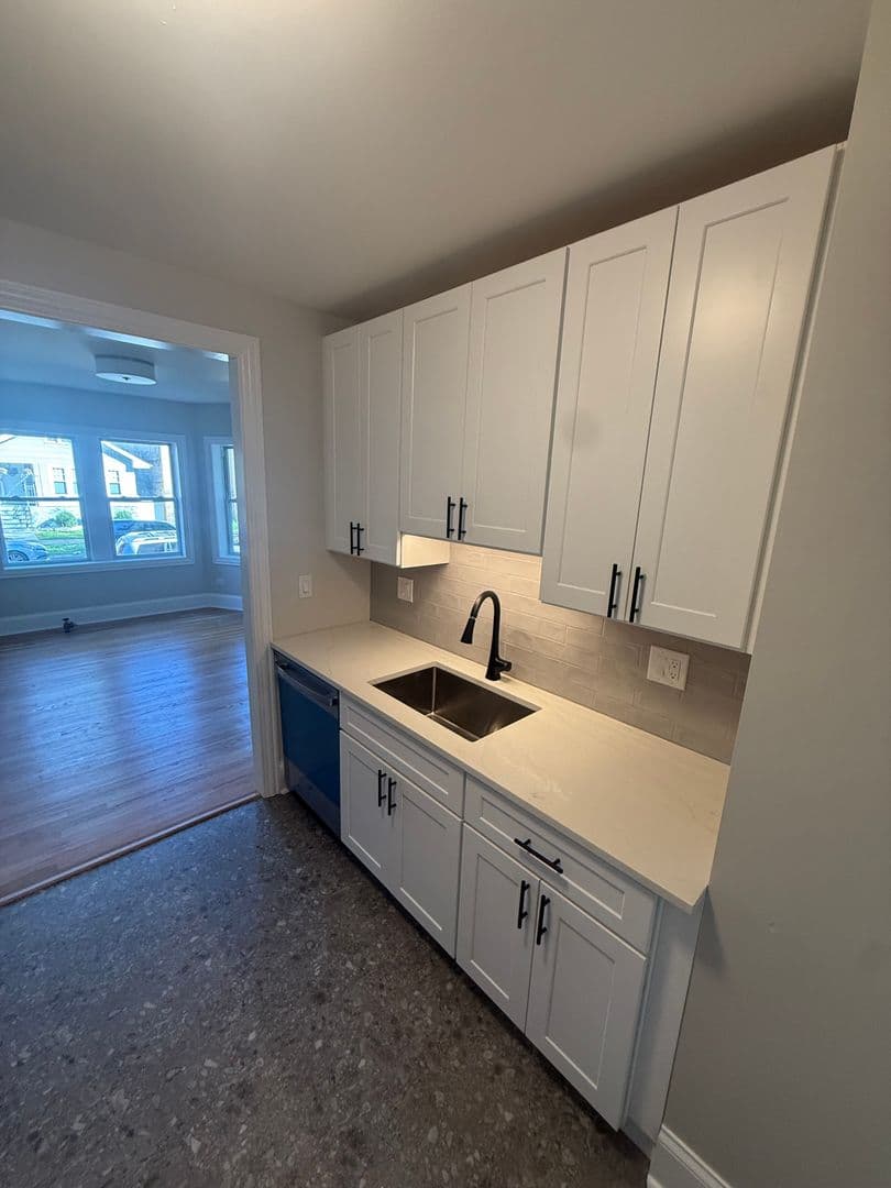 Chicago Apartment: 6428-6430-6432 N Richmond St.