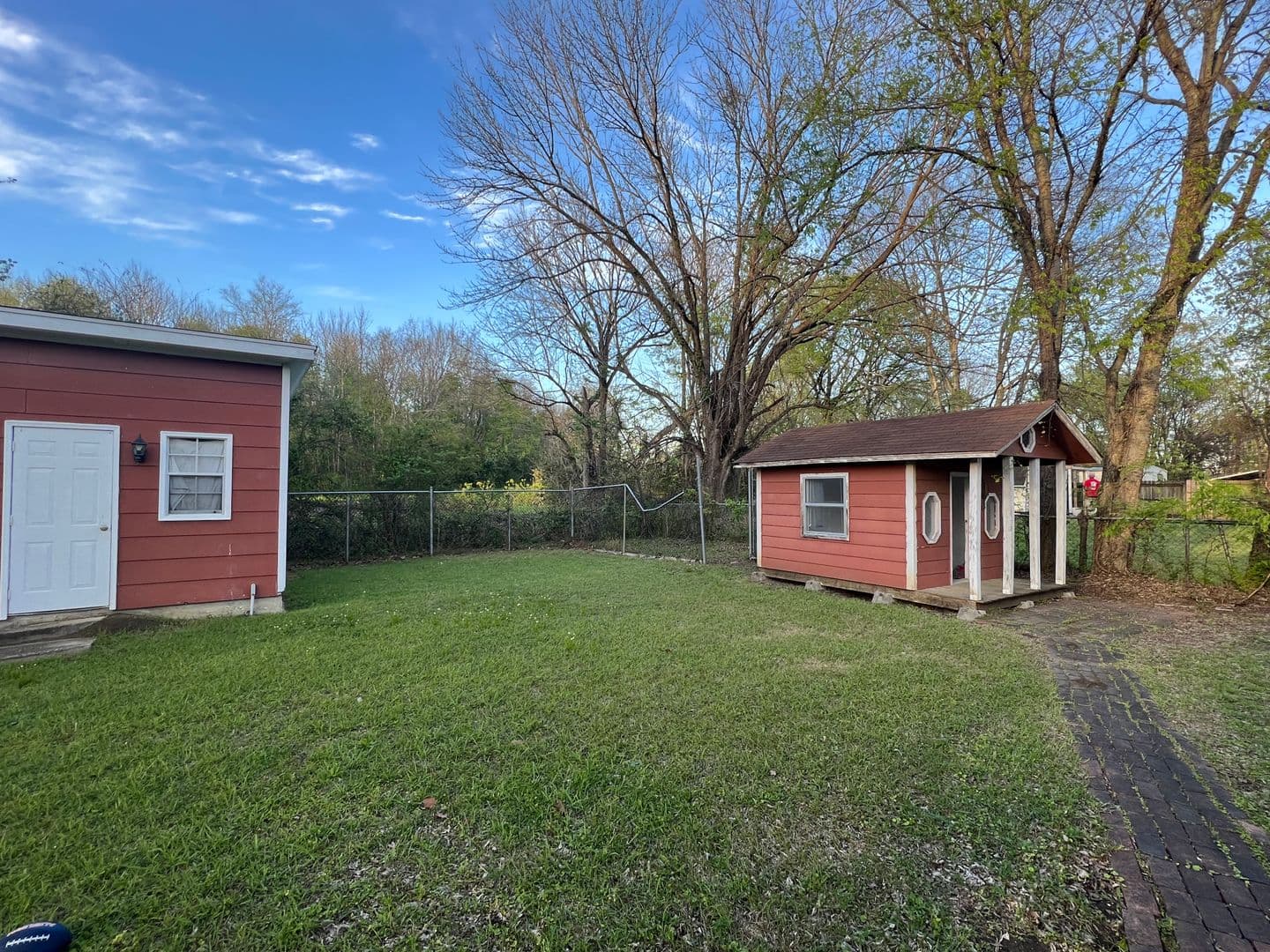 Montgomery House: 2973 Moorcroft Drive
