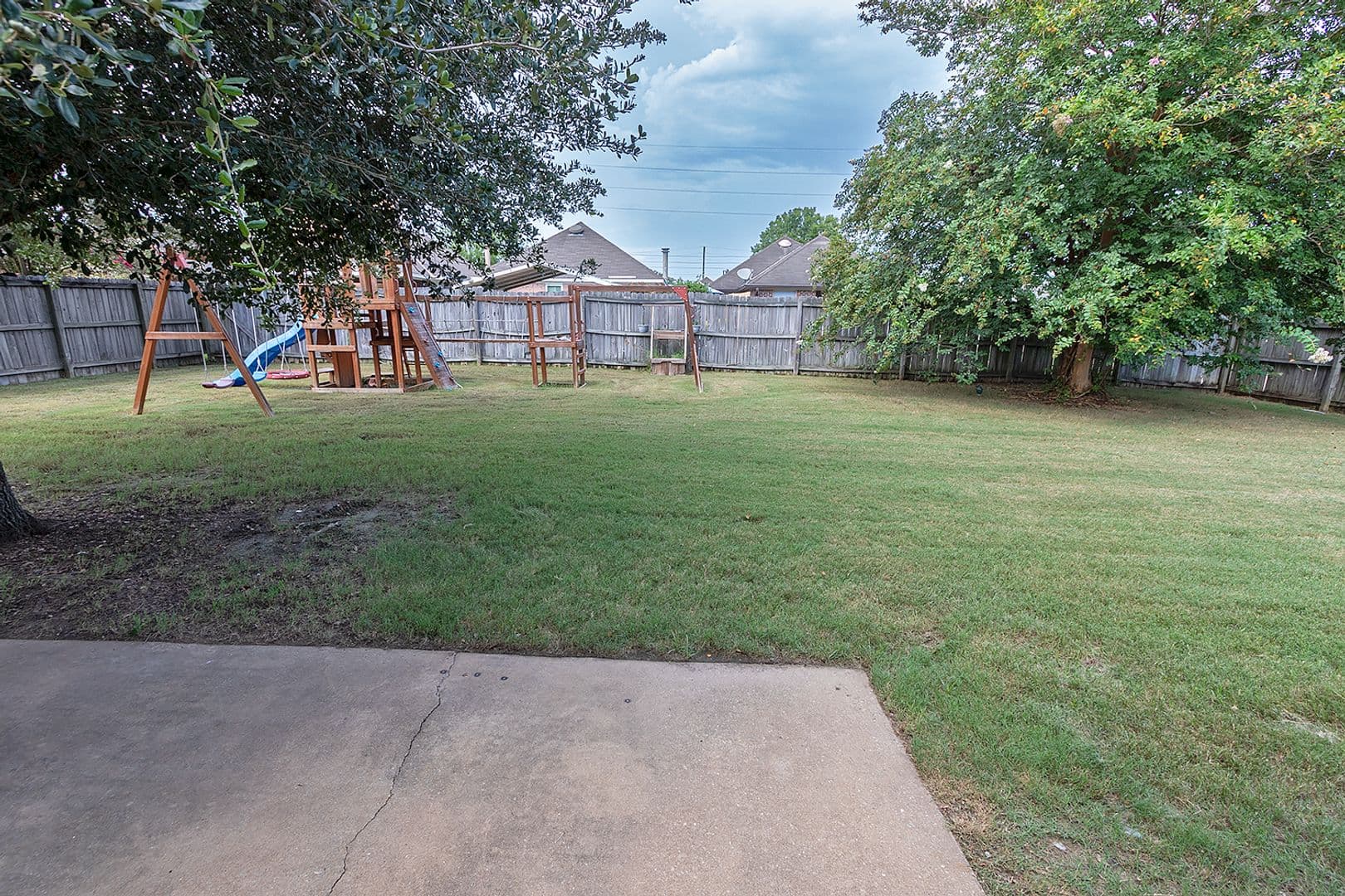 Montgomery House: 1149 Hallwood Lane