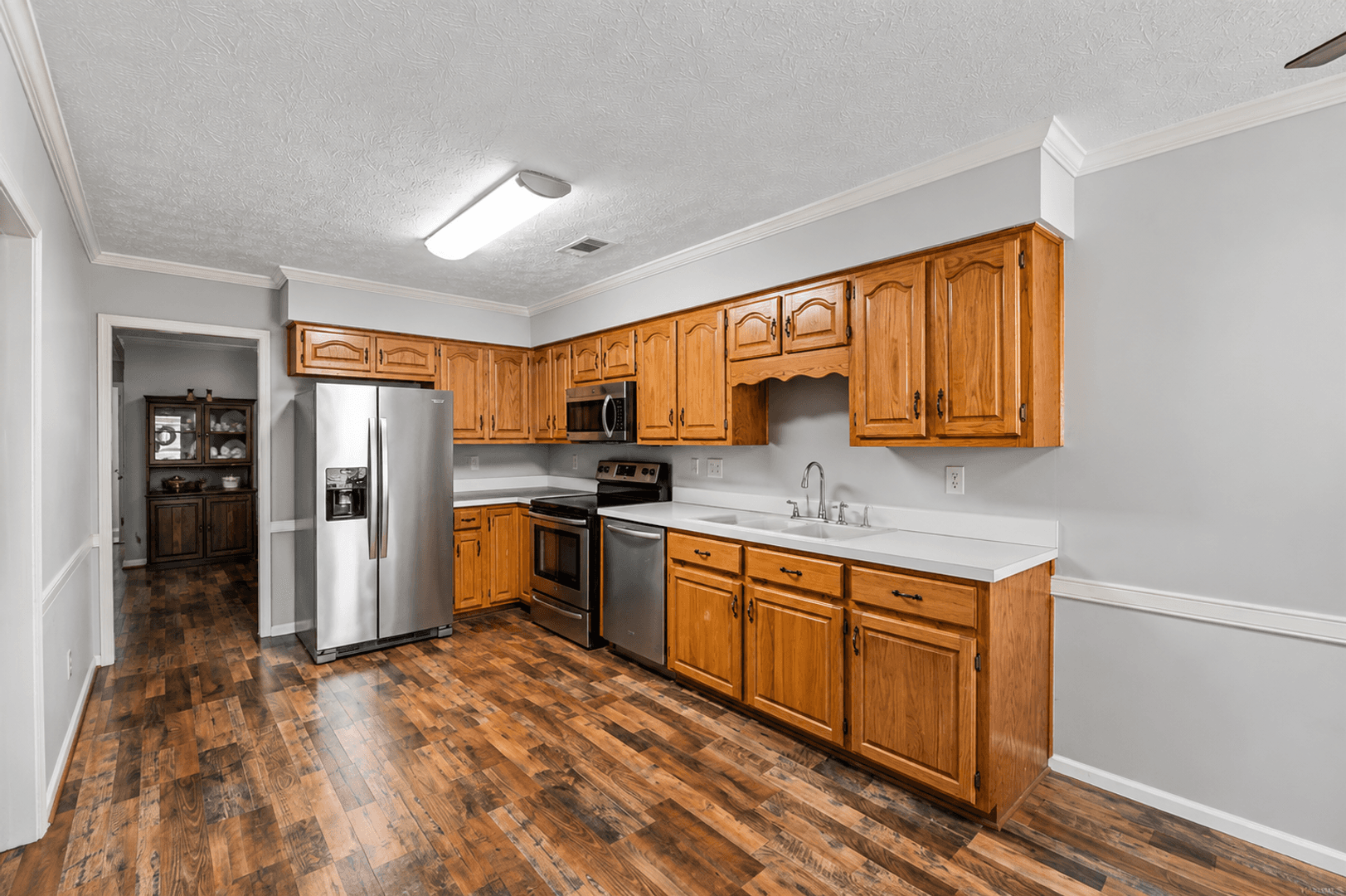 Prattville House: 539 Shelia Boulevard