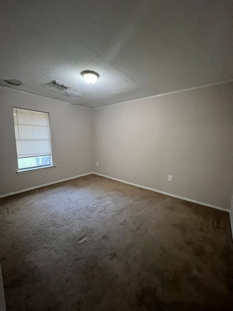 Montgomery House: 2973 Moorcroft Drive