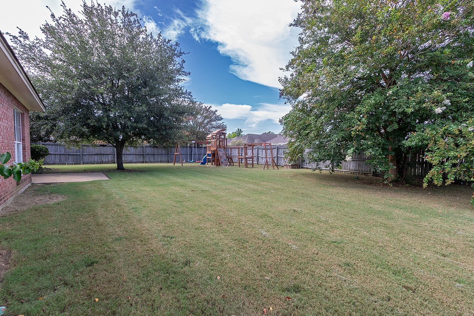 Montgomery House: 1149 Hallwood Lane