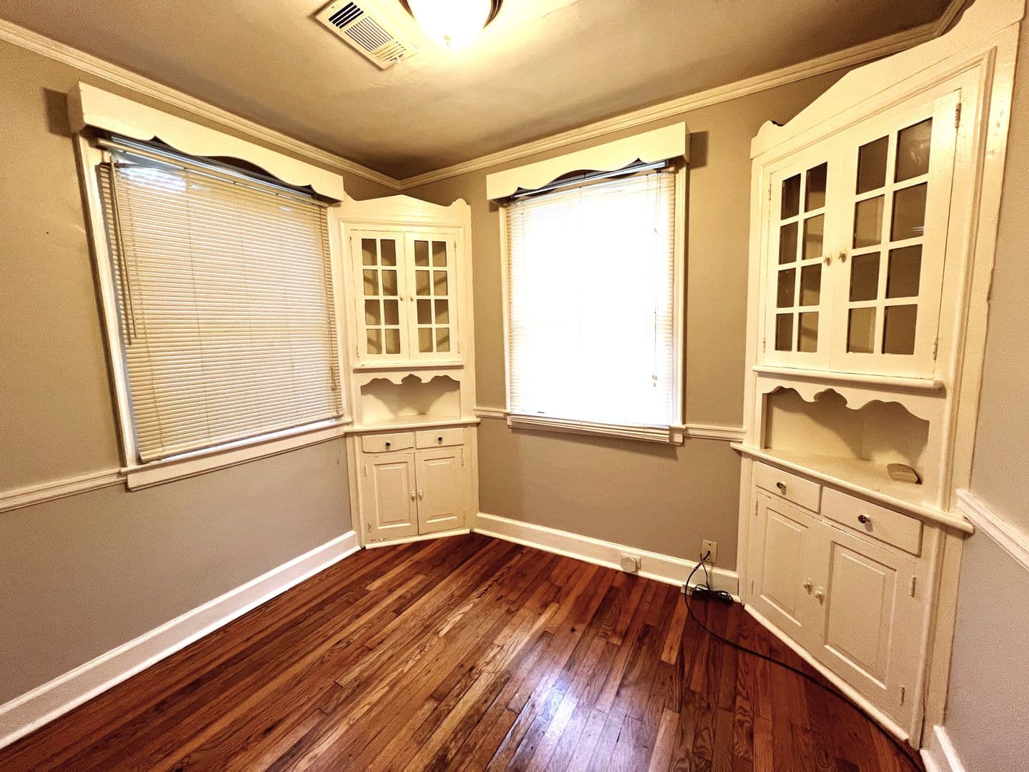 Montgomery House: 2110 Windsor Avenue