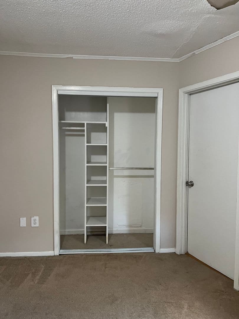 Montgomery House: 2973 Moorcroft Drive