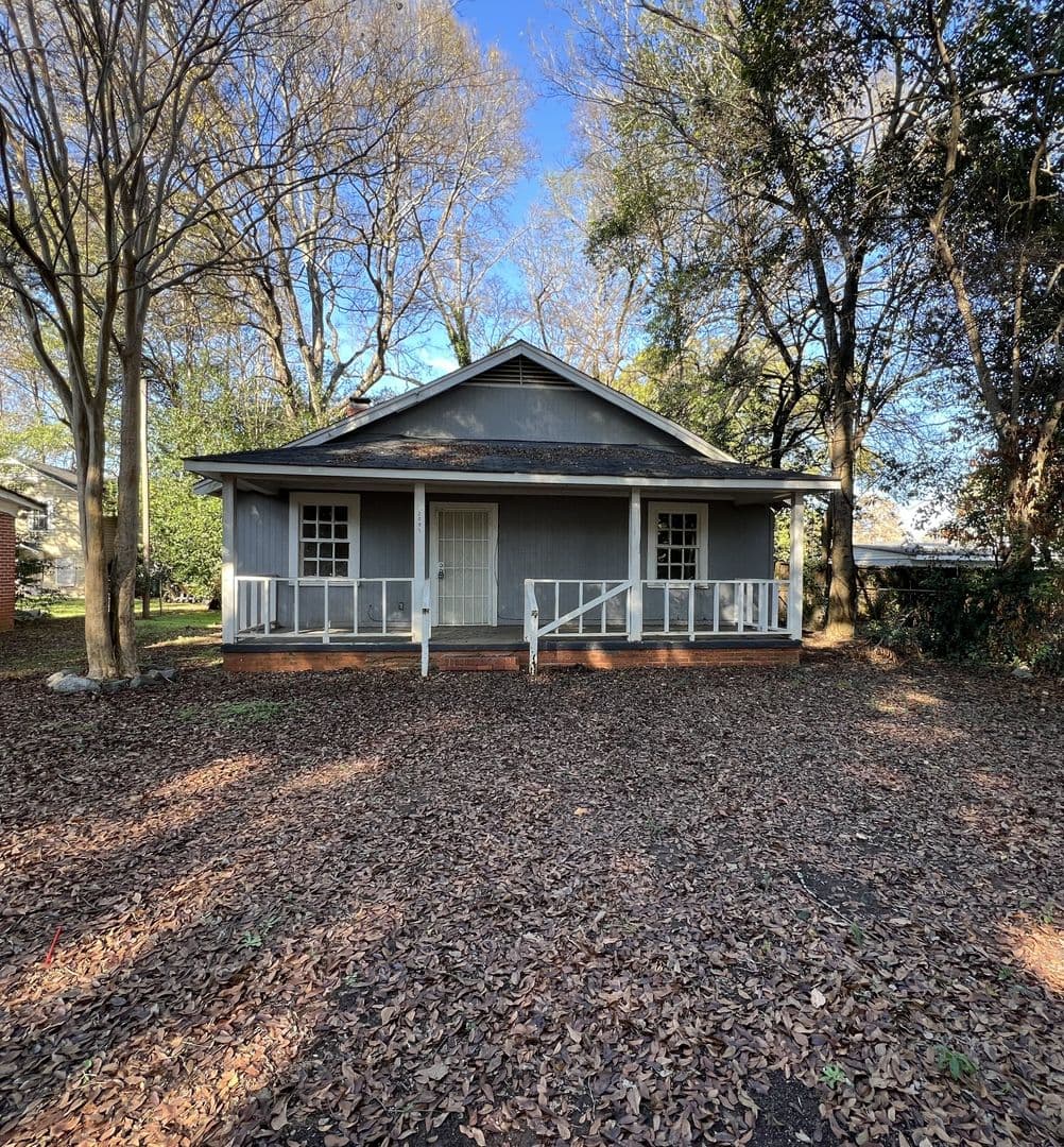 Montgomery House: 2085 Speigle Street