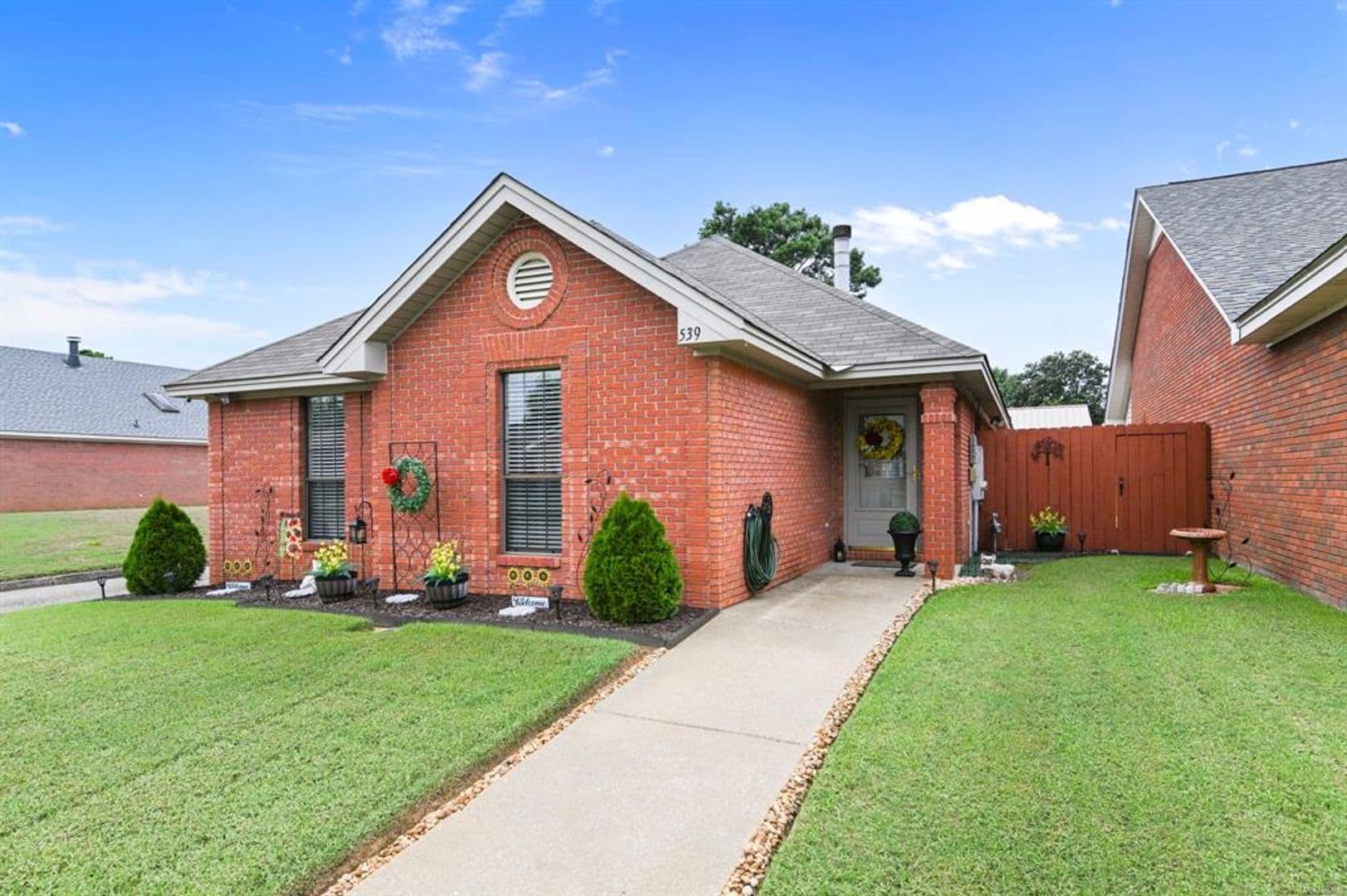 Prattville House: 539 Shelia Boulevard