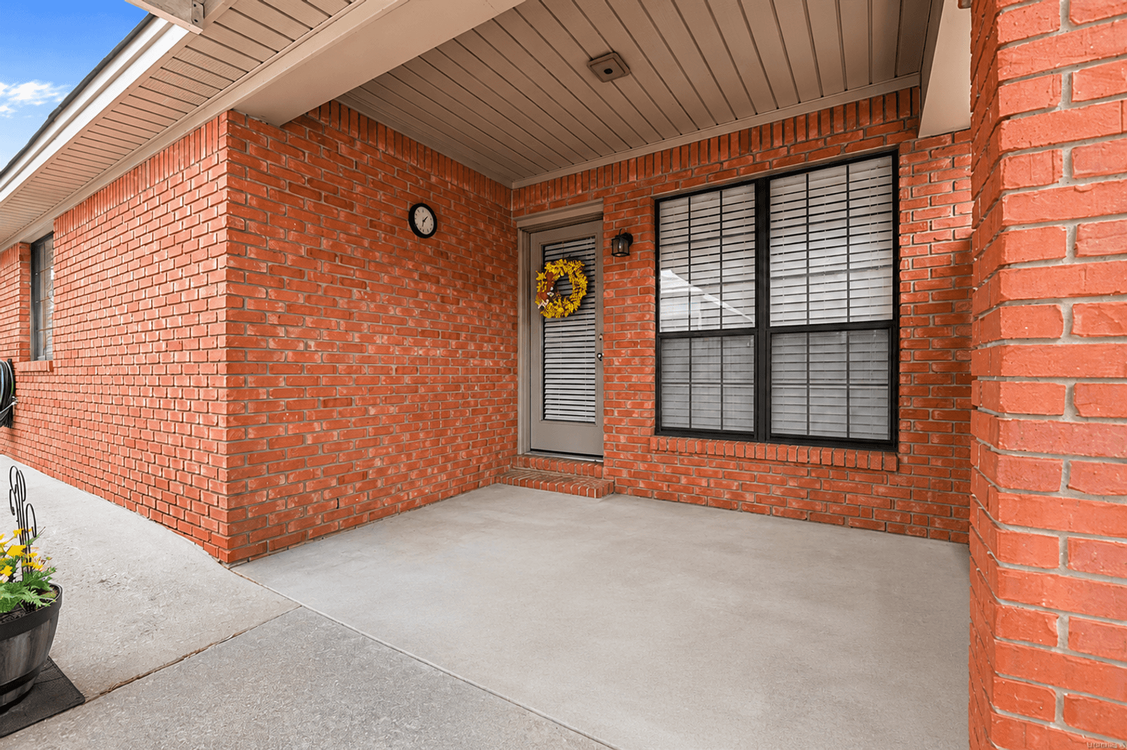 Prattville House: 539 Shelia Boulevard