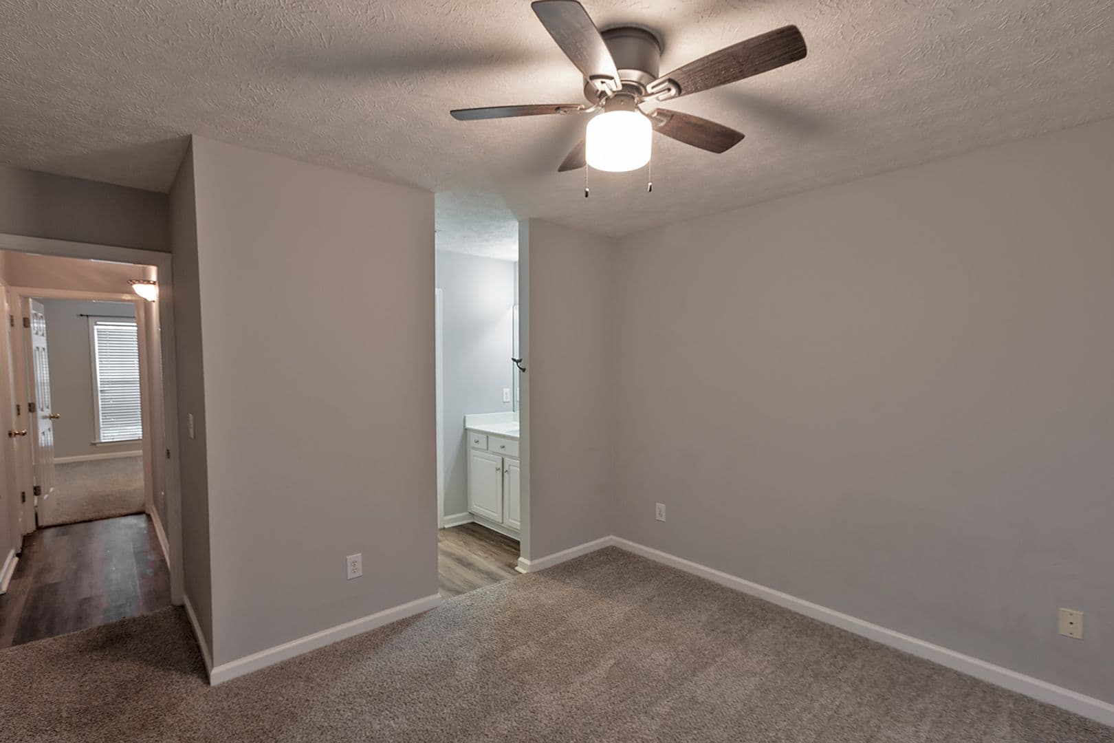 Montgomery House: 1149 Hallwood Lane