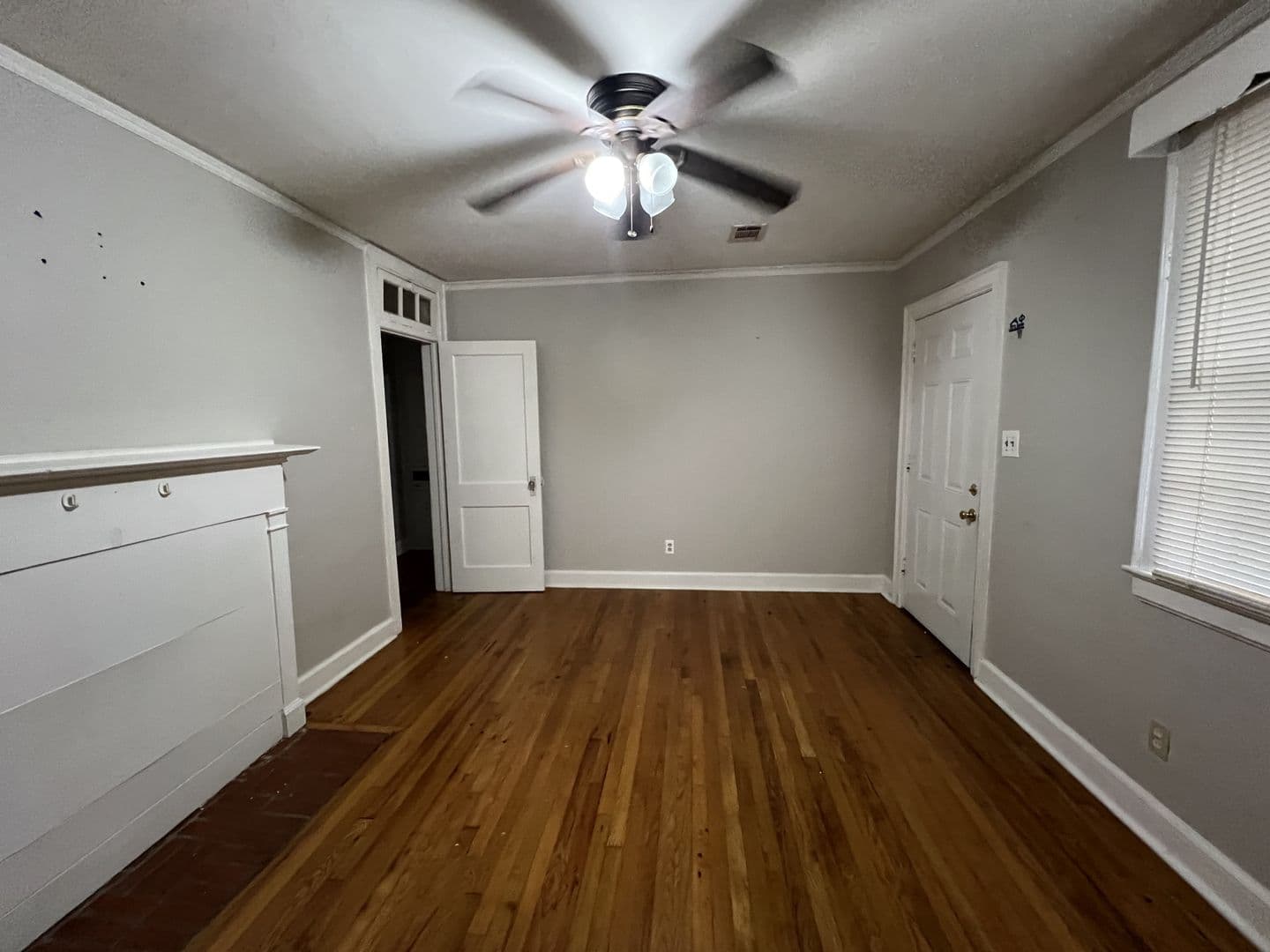 Montgomery House: 2110 Windsor Avenue