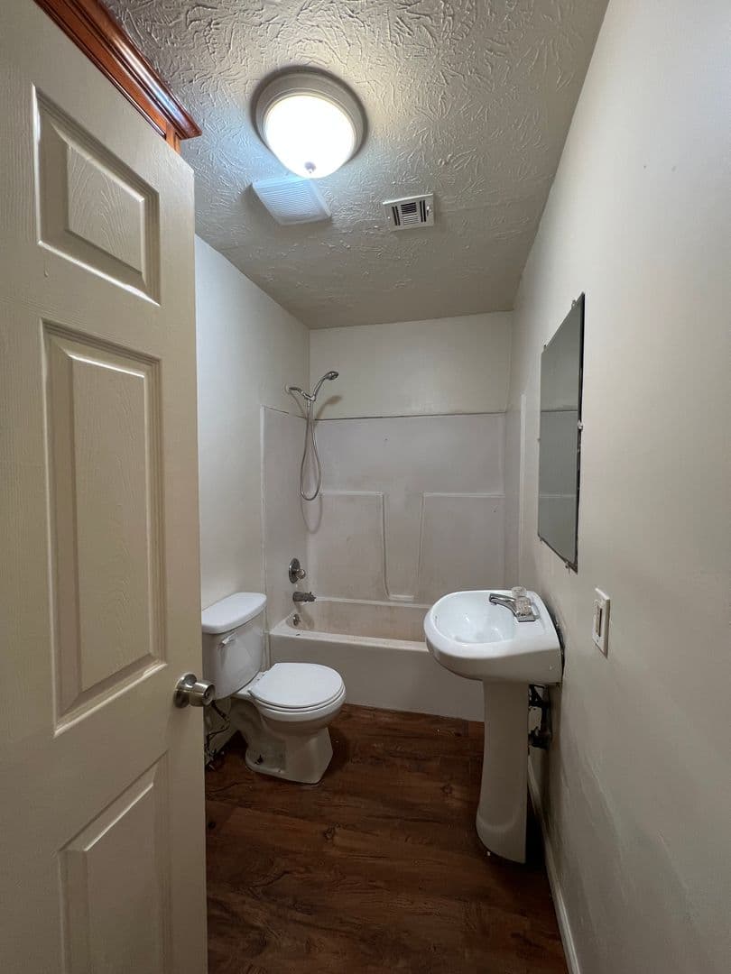 Montgomery House: 2085 Speigle Street