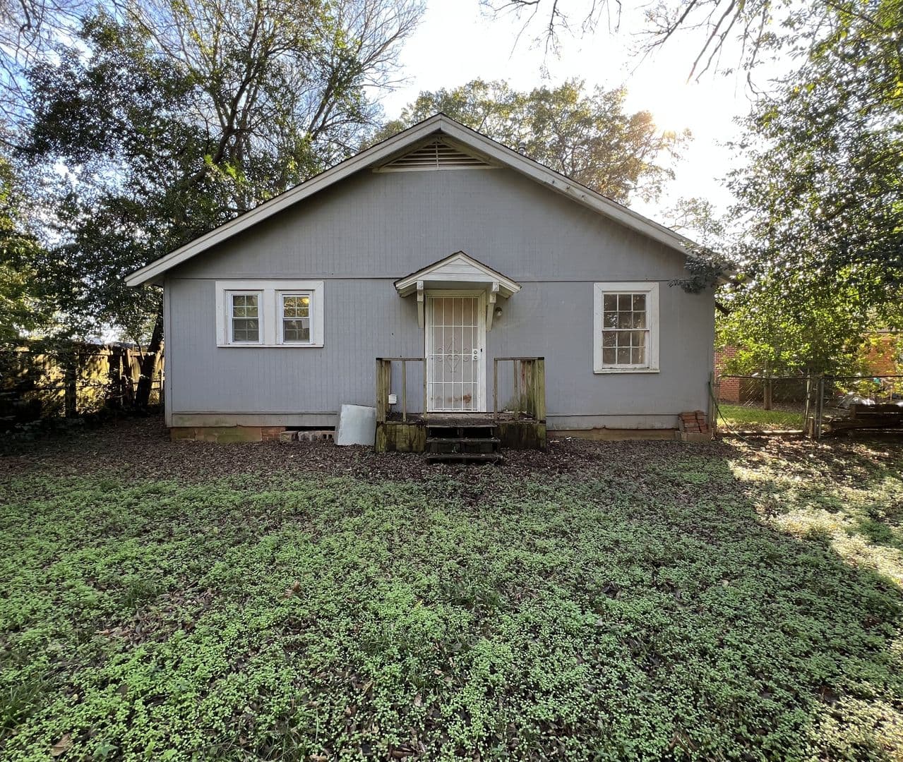 Montgomery House: 2085 Speigle Street