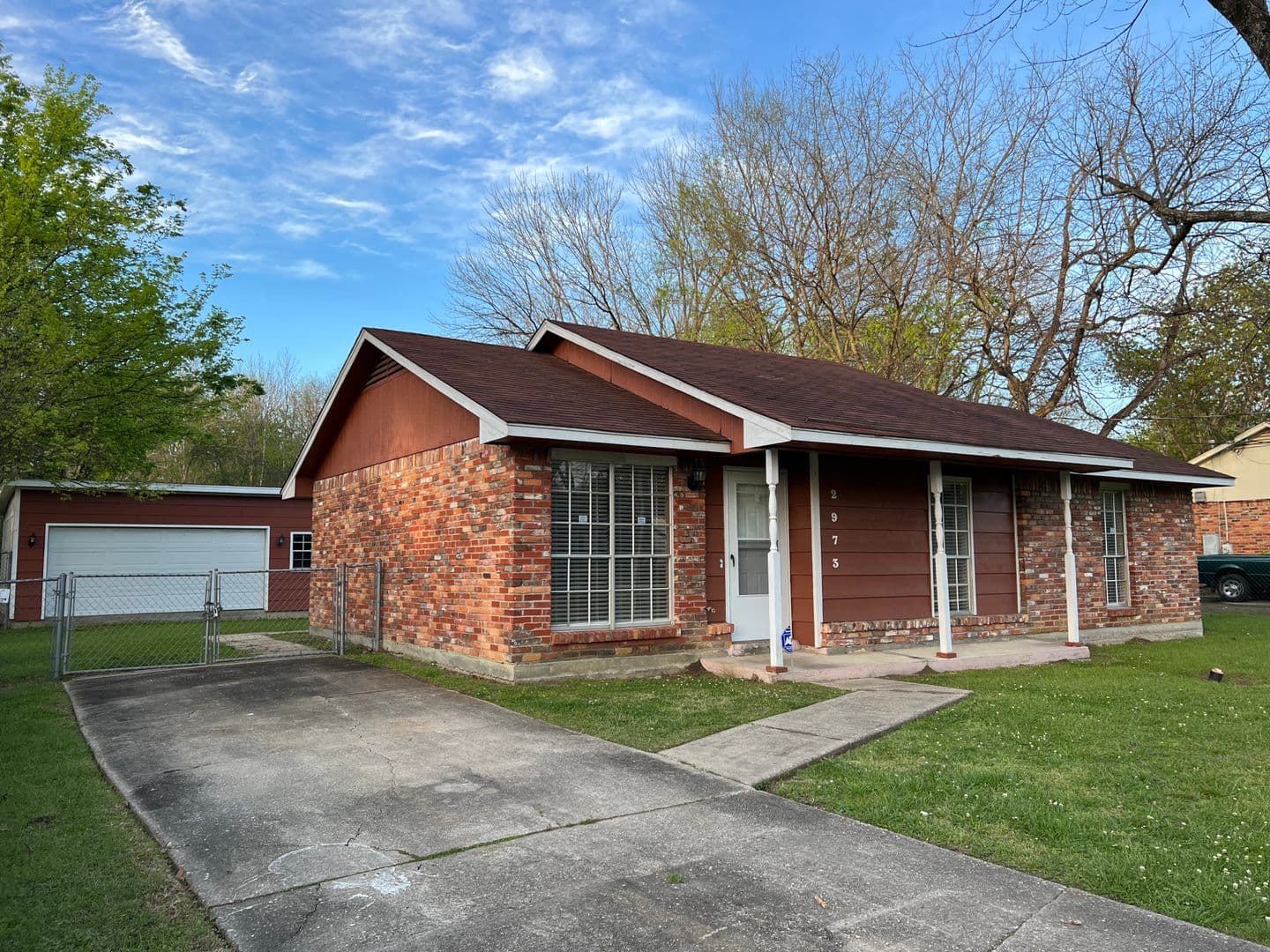 Montgomery House: 2973 Moorcroft Drive