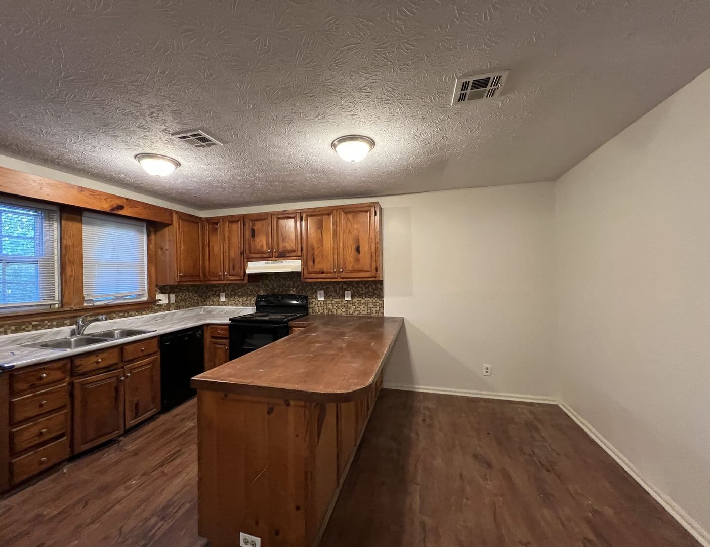 Montgomery House: 2085 Speigle Street