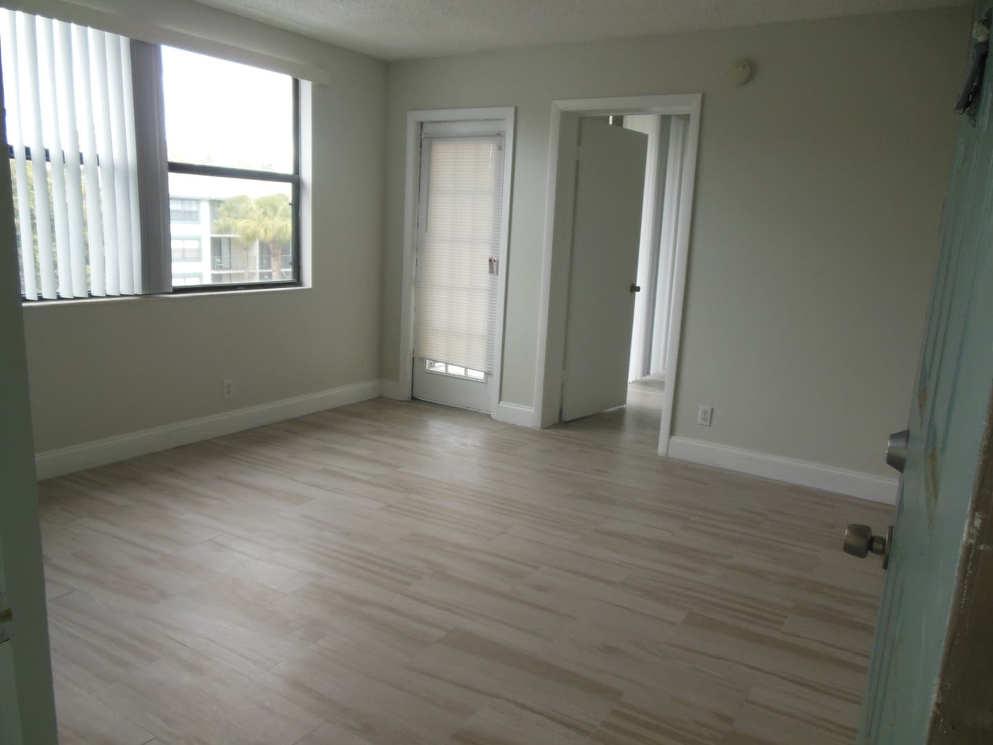 West Palm Beach Condo: 728 Executive Center Dr., #110