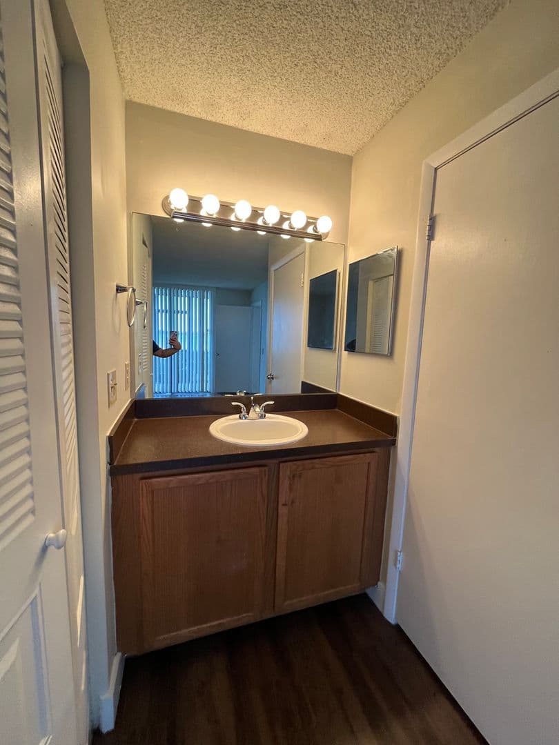West Palm Beach Condo: 714 Executive Center Dr., #14
