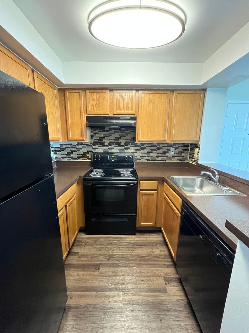West Palm Beach Condo: 714 Executive Center Dr., #14