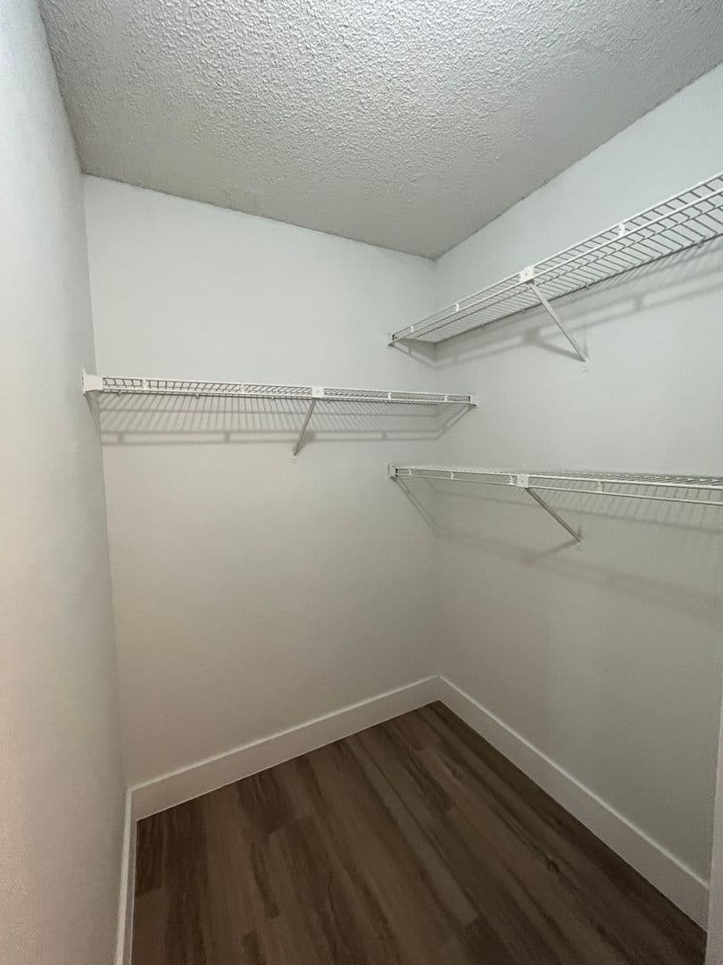 West Palm Beach Condo: 752 Executive Center Dr., #28