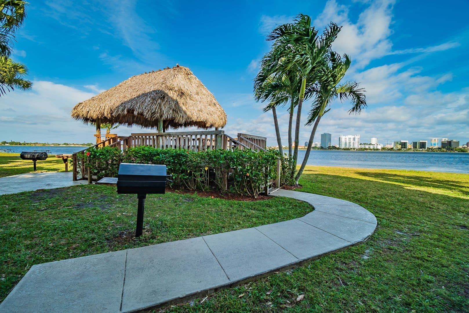 West Palm Beach Condo: 752 Executive Center Dr., #28