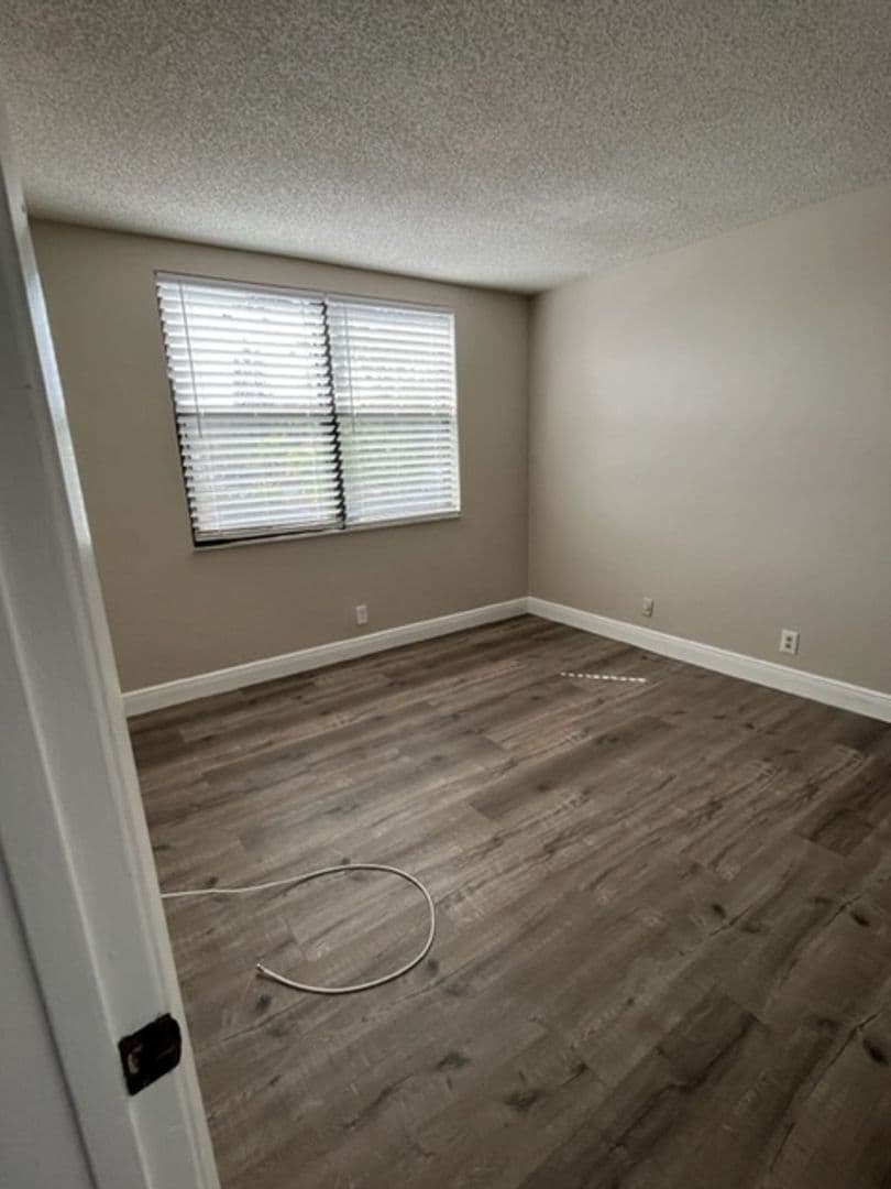 West Palm Beach Condo: 706 Executive Center Dr., #26