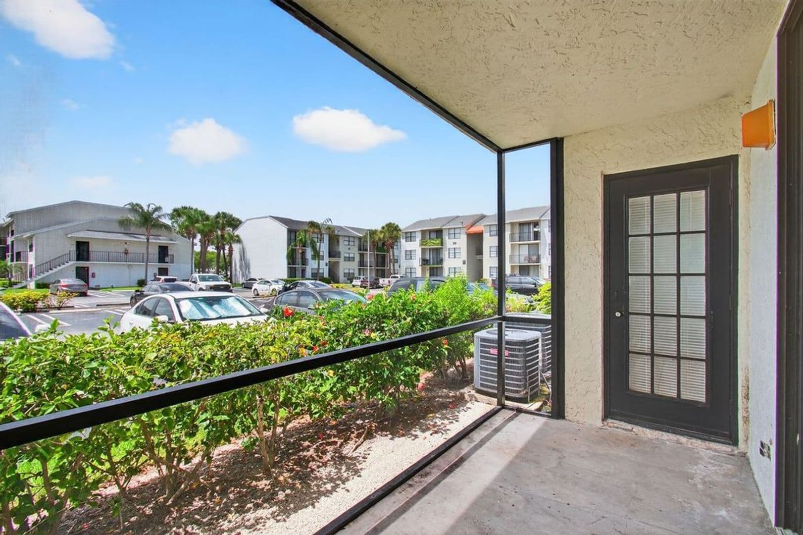 West Palm Beach Condo: 752 Executive Center Dr., #15