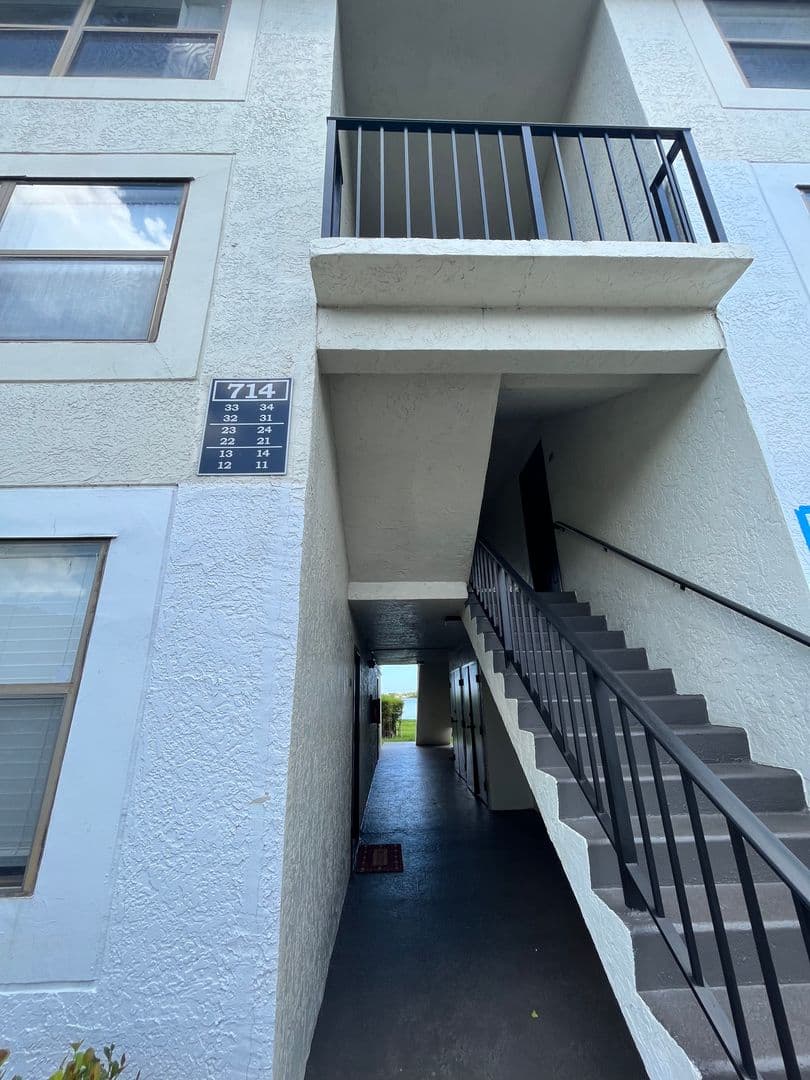 West Palm Beach Condo: 714 Executive Center Dr., #14