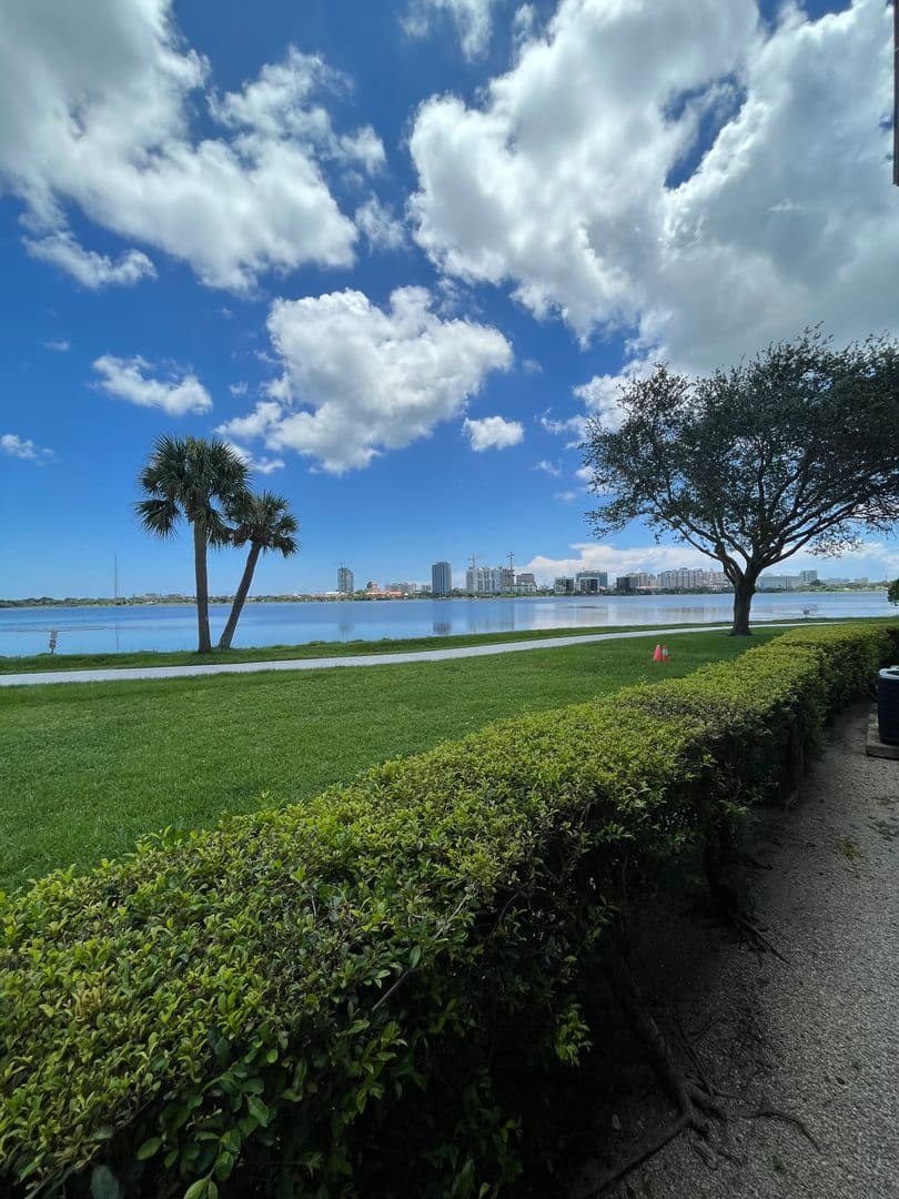 West Palm Beach Condo: 714 Executive Center Dr., #14