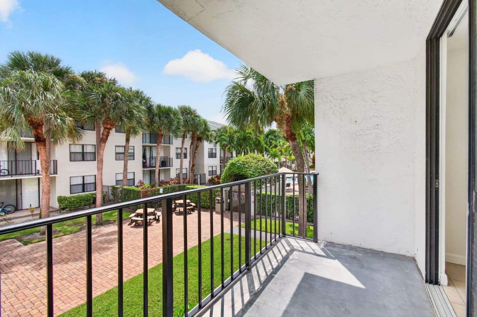 West Palm Beach Condo: 706 Executive Center Dr., #24