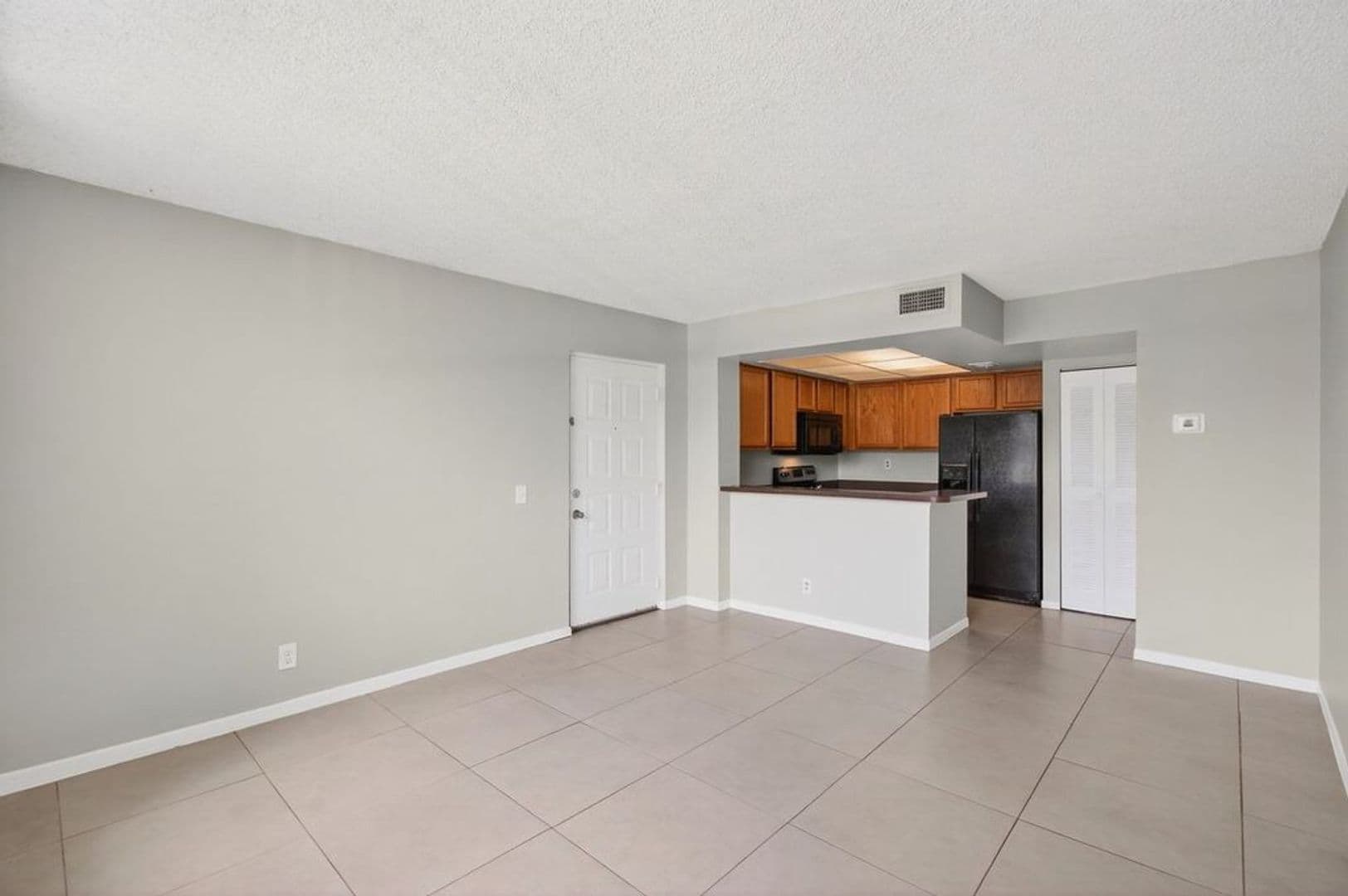 West Palm Beach Condo: 752 Executive Center Dr., #11