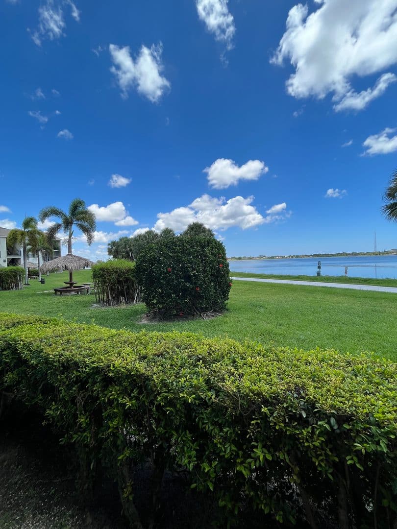 West Palm Beach Condo: 714 Executive Center Dr., #14
