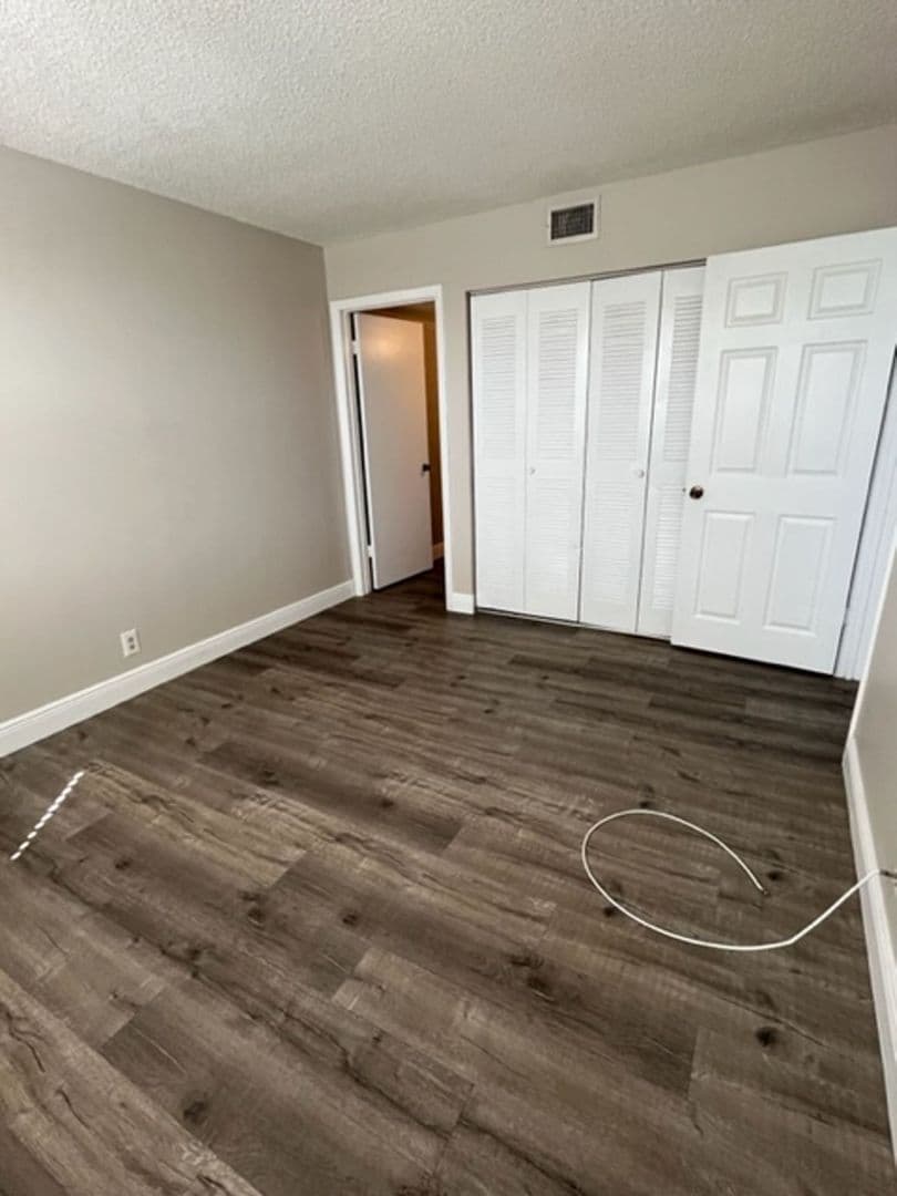 West Palm Beach Condo: 706 Executive Center Dr., #26
