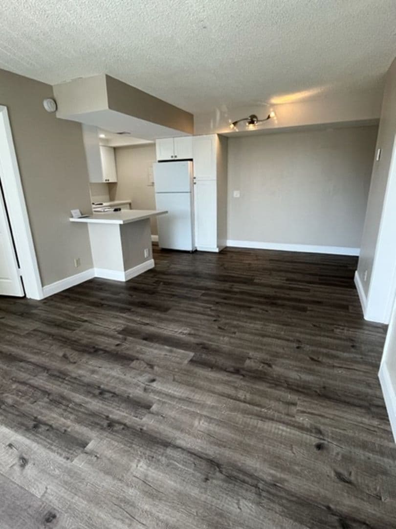 West Palm Beach Condo: 706 Executive Center Dr., #26