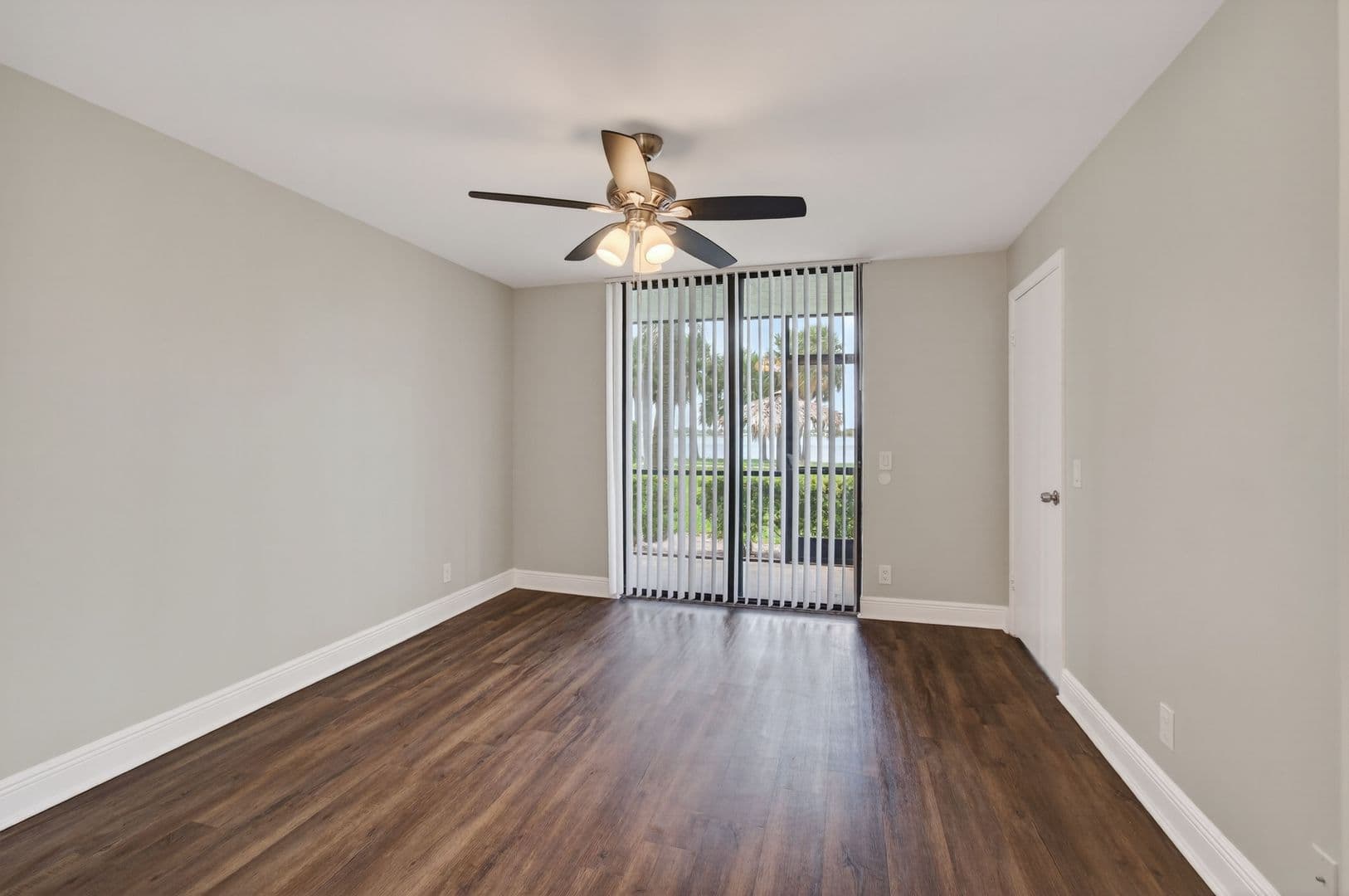 West Palm Beach Condo: 714 Executive Center Dr., #13