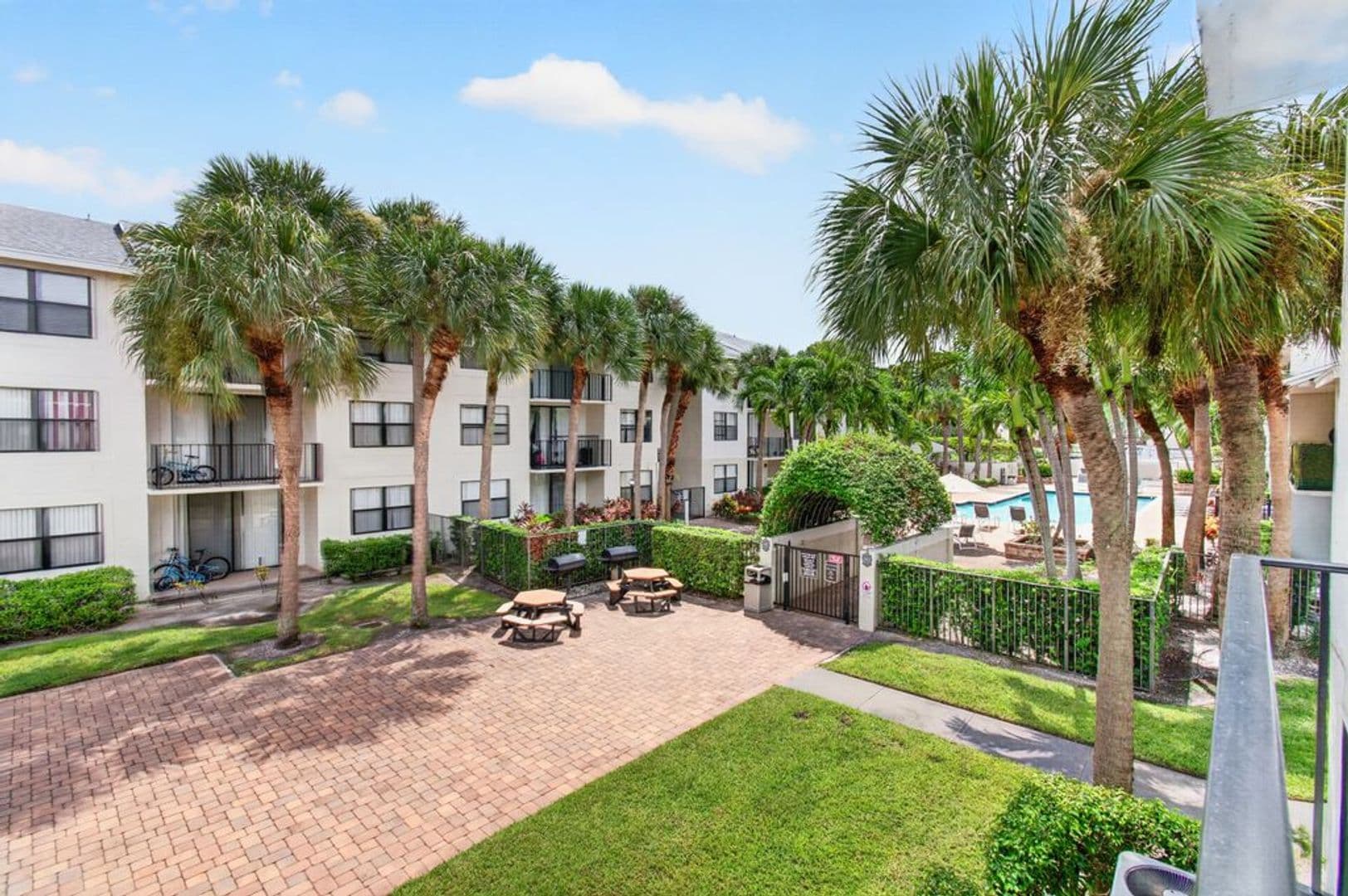 West Palm Beach Condo: 706 Executive Center Dr., #24