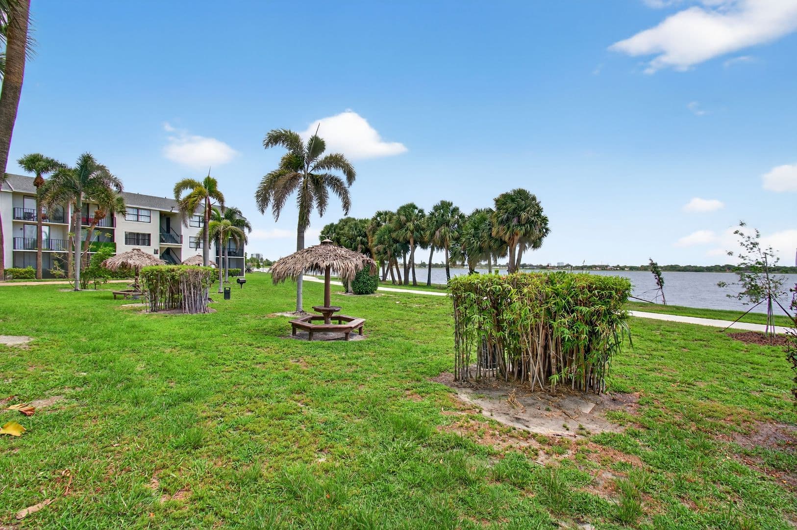 West Palm Beach Condo: 714 Executive Center Dr., #13