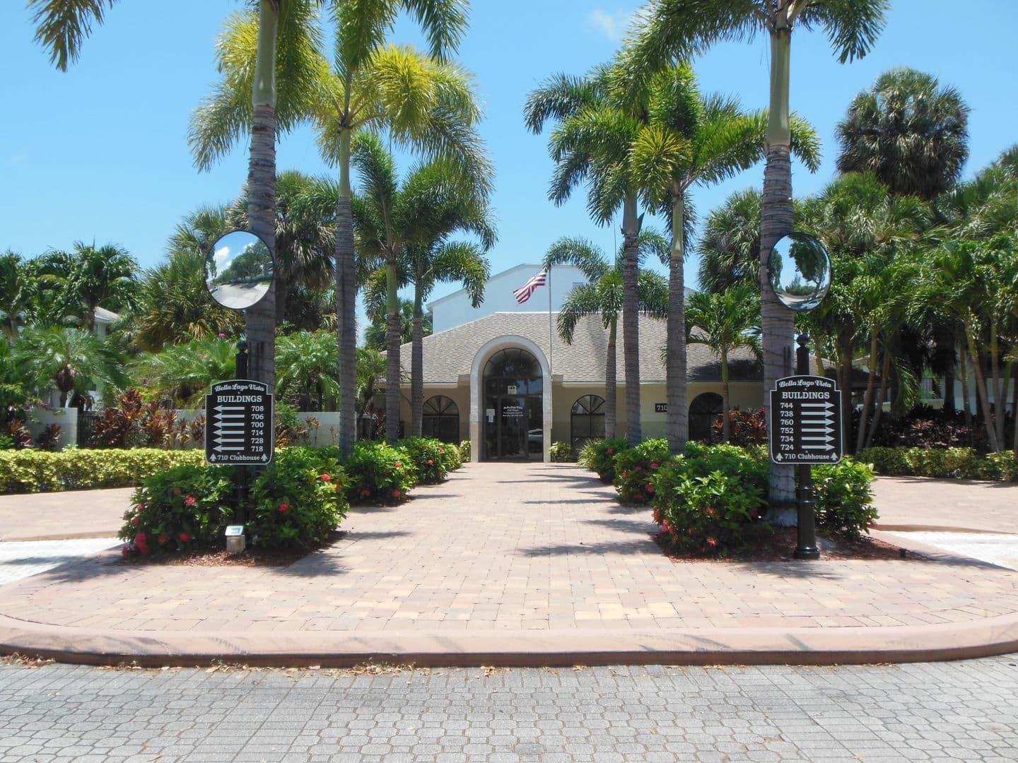 West Palm Beach Condo: 714 Executive Center Dr., #14